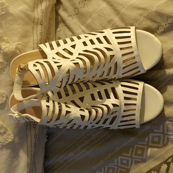 Shoedazzle white lattice wedge size 10 - Picture 2 of 14